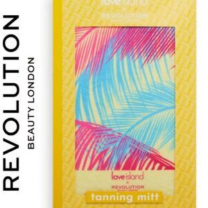 Revolution Beauty X Love Island Tanning Mitt